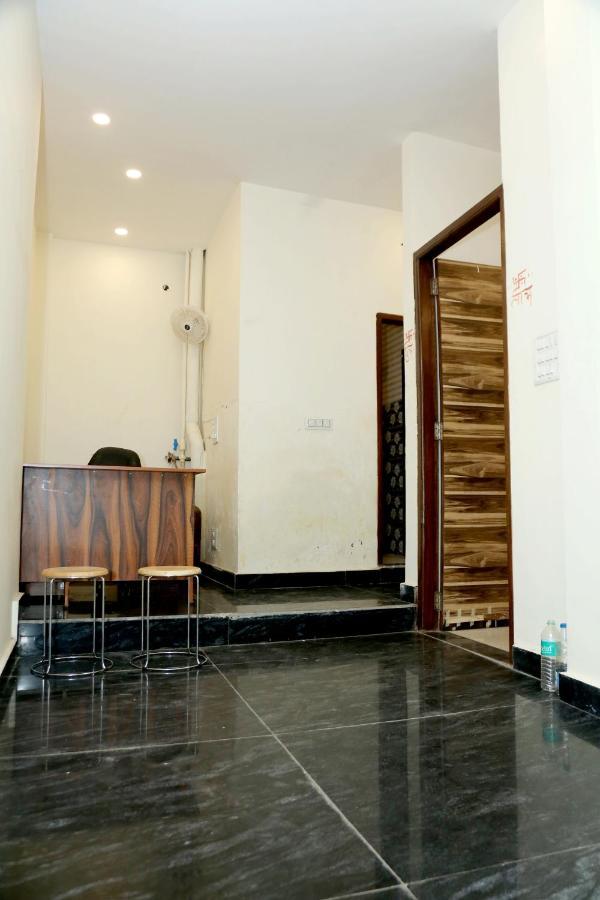 The Charlie'S Hostel New Delhi Luaran gambar